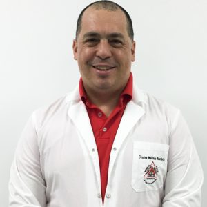 Dr. Víctor Salinas