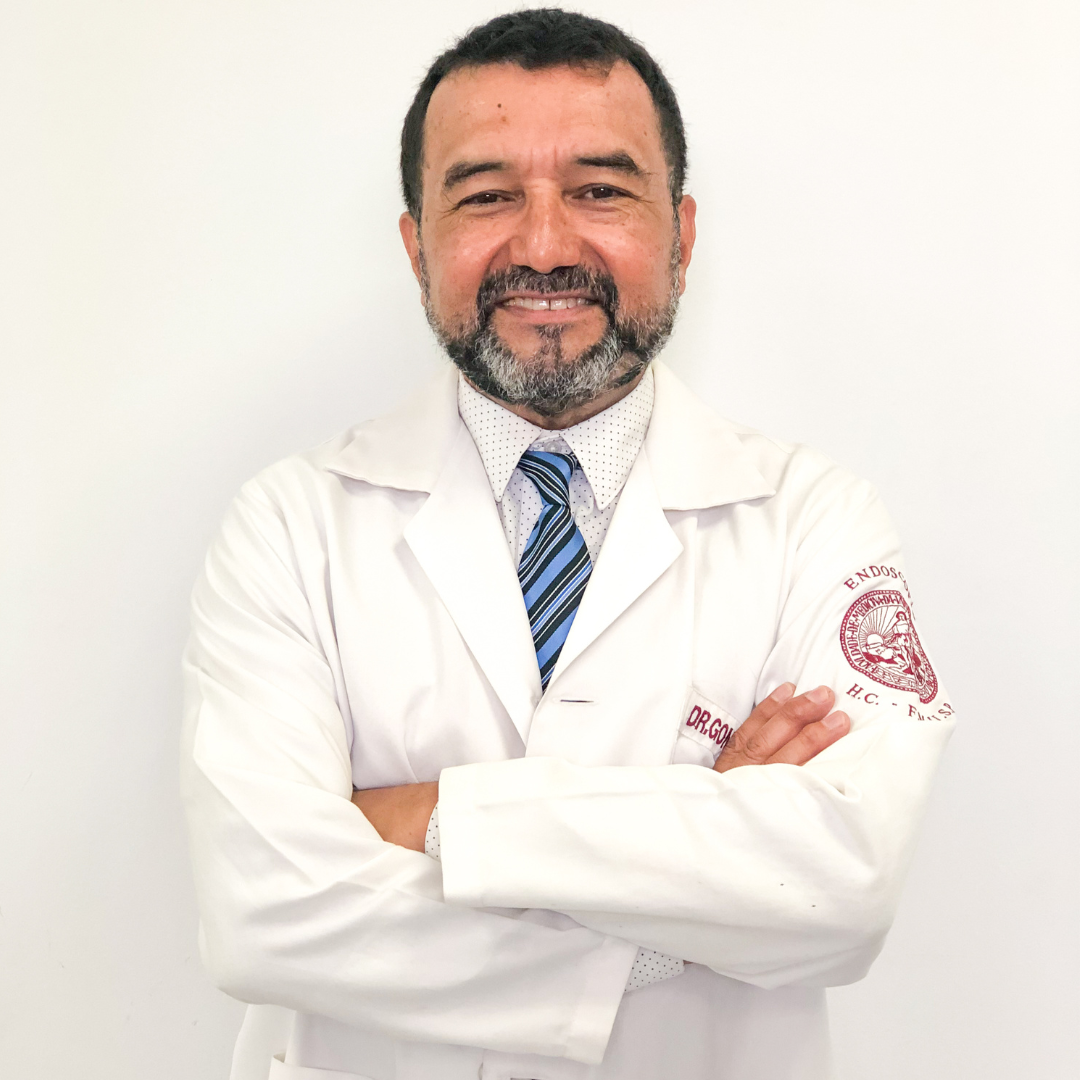 Dr. Justo González